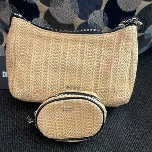 DKNY CAIRO CROSSBODY (W/O Strap)